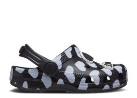 Awake NY x Classic Clog pentru copii „Home Is Where The Heart Is – Negru”