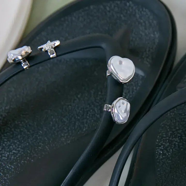 Baroque Drop Pearlsandalccharm Brelocuri Jibbitz Charms Baroque Drop Pearlsandalccharm Brelocuri Jibbitz Charms