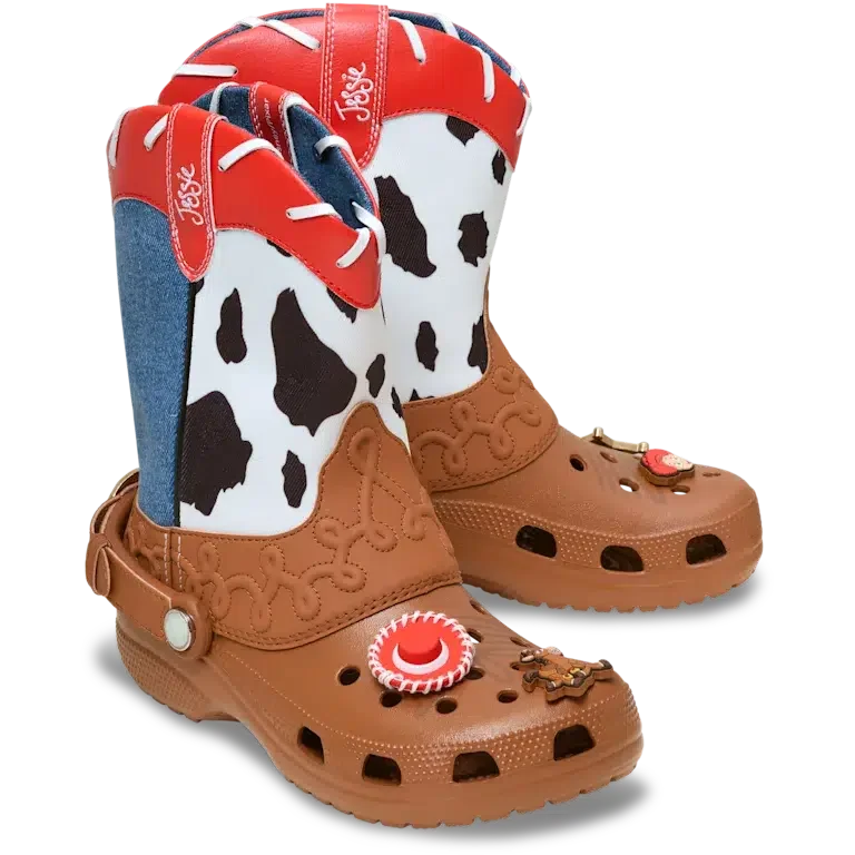 Cizme Jessie din „Toy Story” de la Disney și Pixar Cizme Jessie din „Toy Story” de la Disney și Pixar