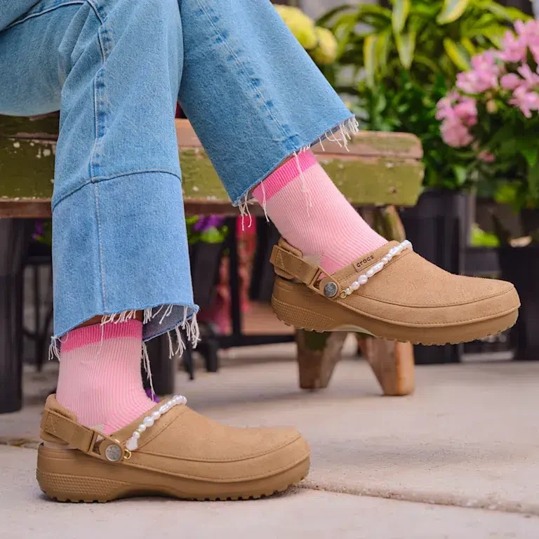 Classic Clog din piele de căprioară vegană Classic Clog din piele de căprioară vegană