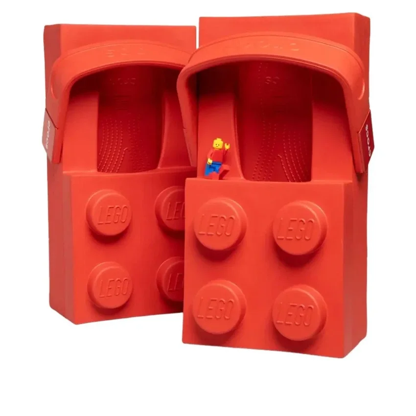 Crocs x LEGO Brick Saboțe „Red” Crocs x LEGO Brick Saboțe „Red”