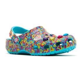 Lisa Frank x Classic Clog pentru copii „Digital Aqua Multi Hearts”