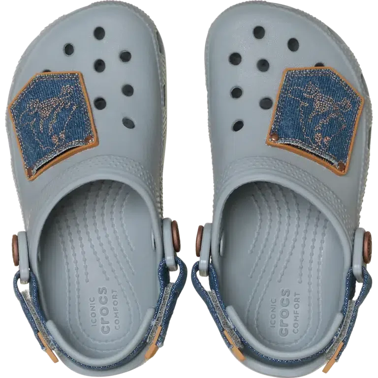 Sabot clasic din denim pentru copii mici, cu curea reglabilă în spate Sabot clasic din denim pentru copii mici, cu curea reglabilă în spate