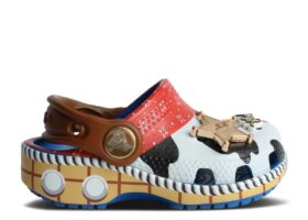 Toy Story x Classic Clog pentru copii mici „Woody”